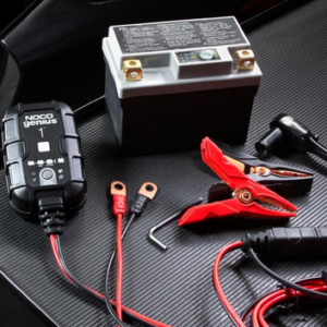 GENIUS1 Cargador de batería inteligente de 6 V/12 V y 1 amperio - Imagen 2